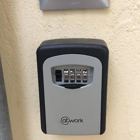 Moris Luxury 1 شقة سالونيك